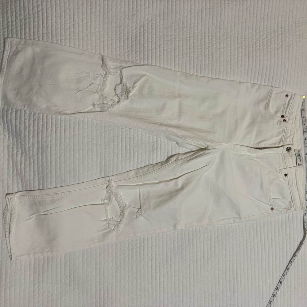 Abercrombie & Fitch White Distressed Women Jeans